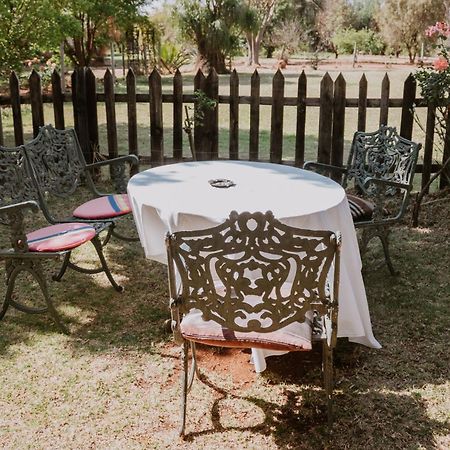 White Linen Guesthouse Tierpoort 外观 照片
