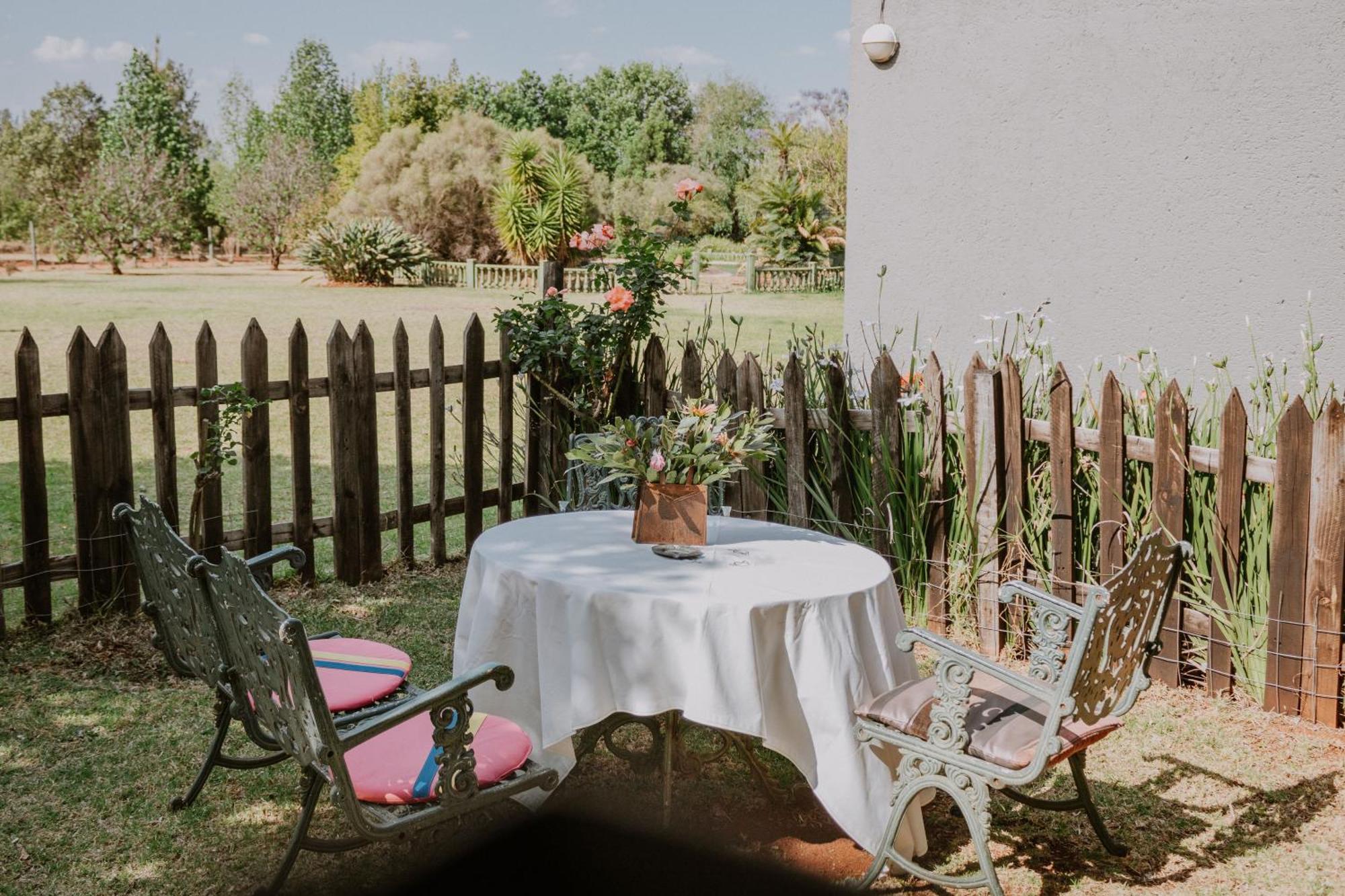 White Linen Guesthouse Tierpoort 外观 照片