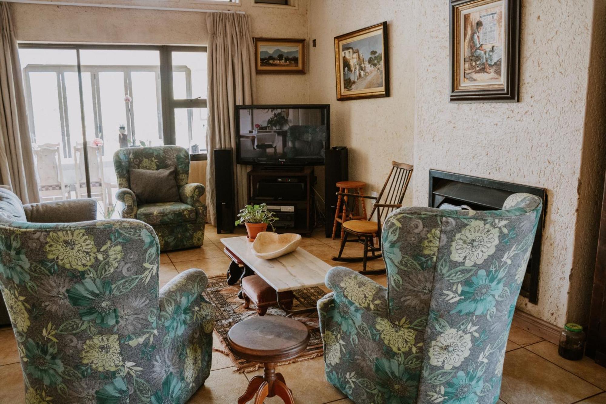 White Linen Guesthouse Tierpoort 外观 照片