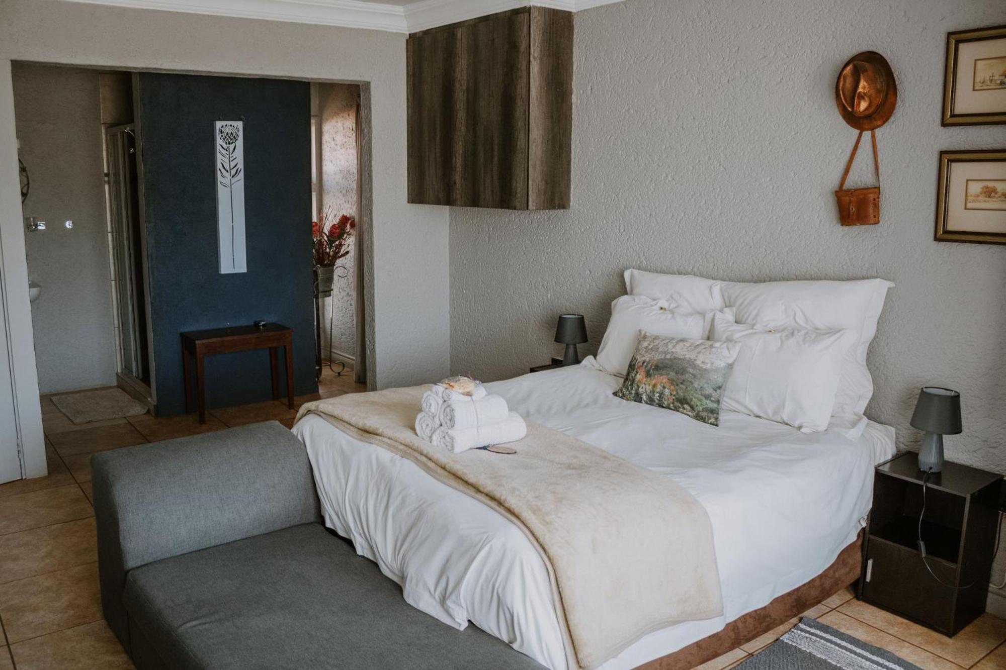 White Linen Guesthouse Tierpoort 外观 照片