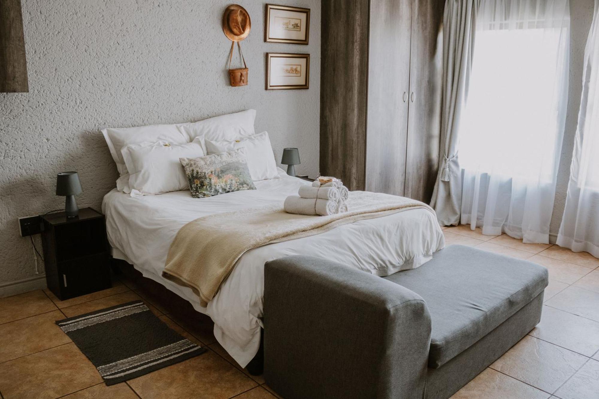 White Linen Guesthouse Tierpoort 外观 照片